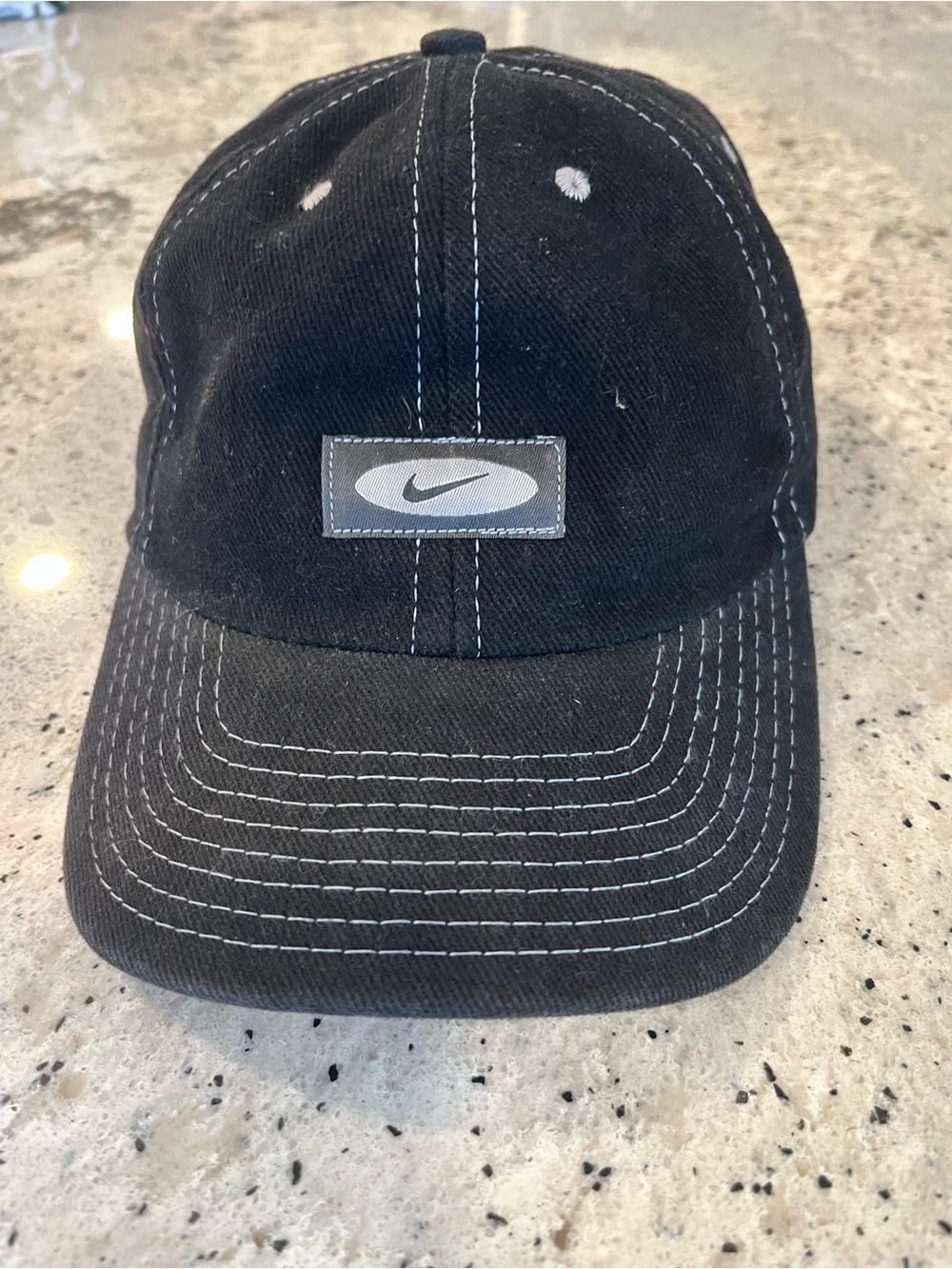 Vintage 90s Nike Black Baseball Cap with White Contrast Stitching